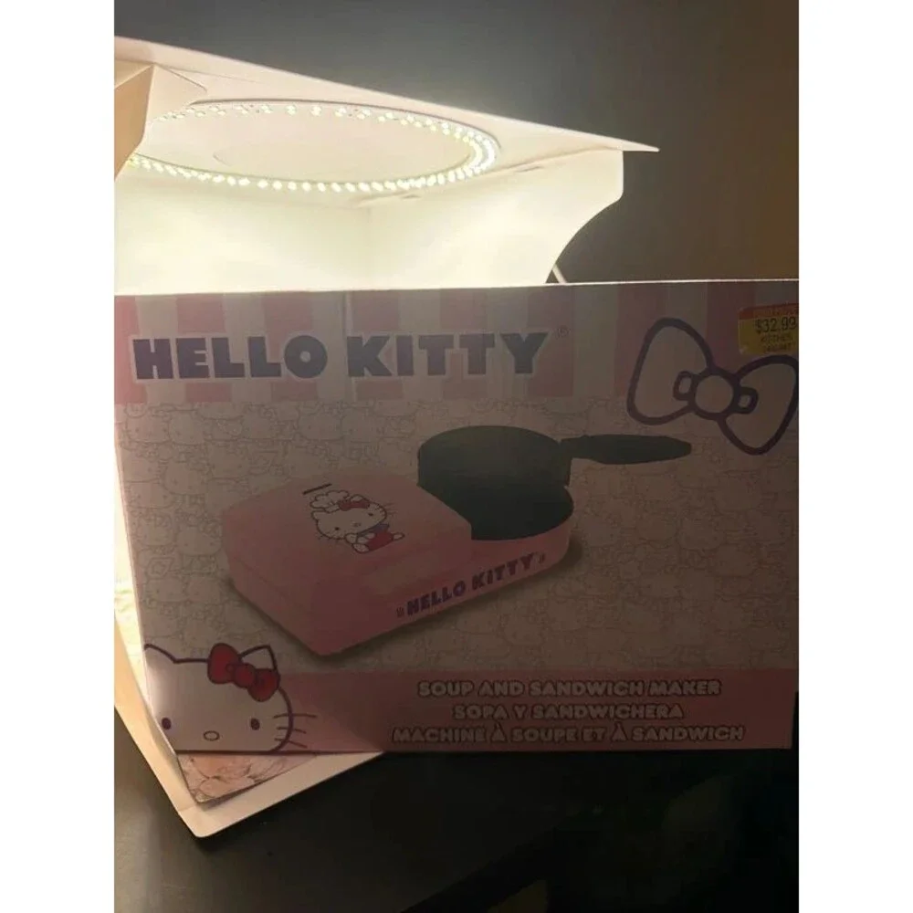 Hello kitty soup and sandwich maker